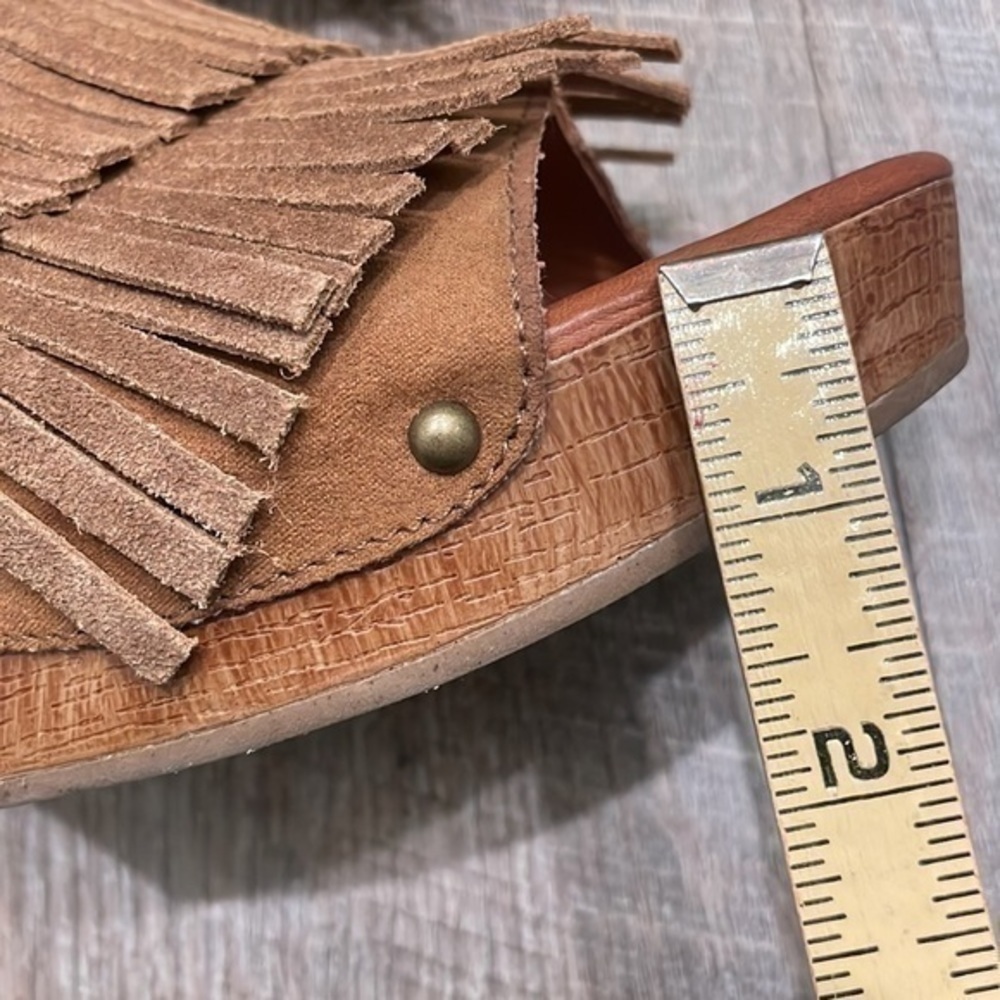 UnionBay Brown vegan leather suede fringed platform heels size 8 - Picture 5 of 10